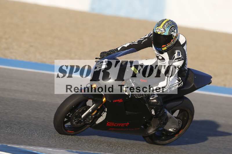 /Archiv-2024/02 29.01.-02.02.2024 Moto Center Thun Jerez/Gruppe gruen-green/134